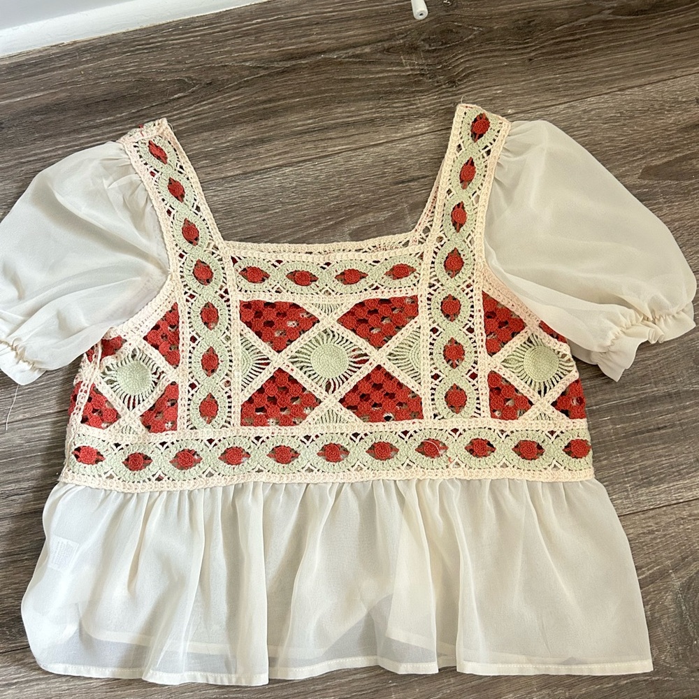 Elegant Crochet Blouse with Puff Sleeves